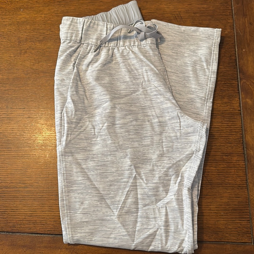 Lulu lemon on the fly pant